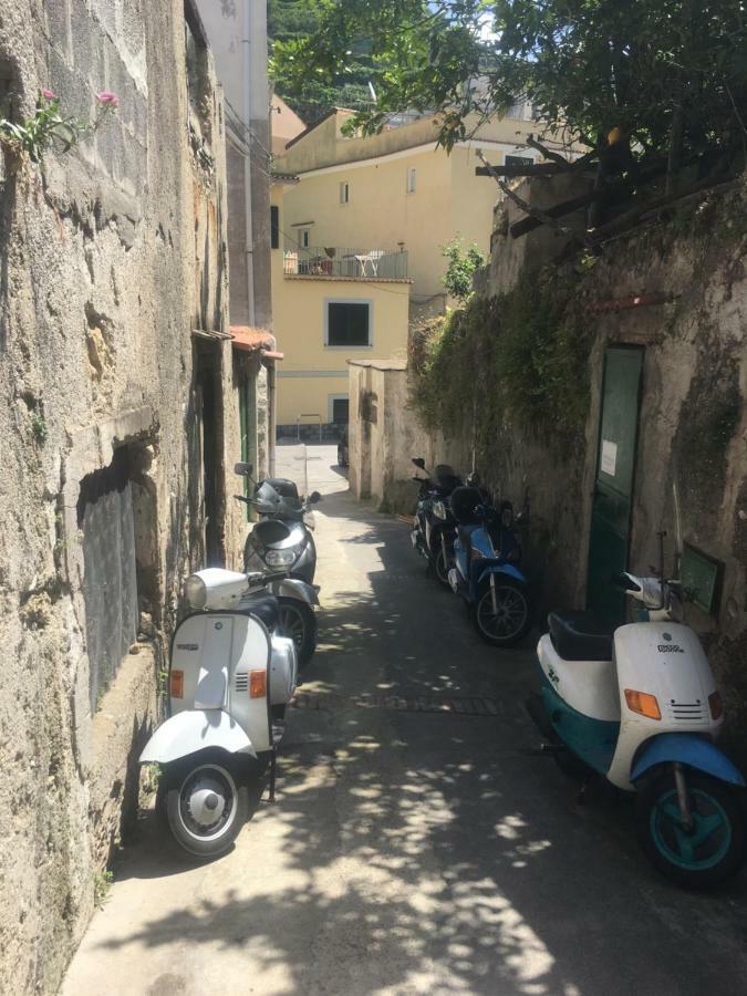 La Casetta Di Zia Cuccu Minori Eksteriør billede
